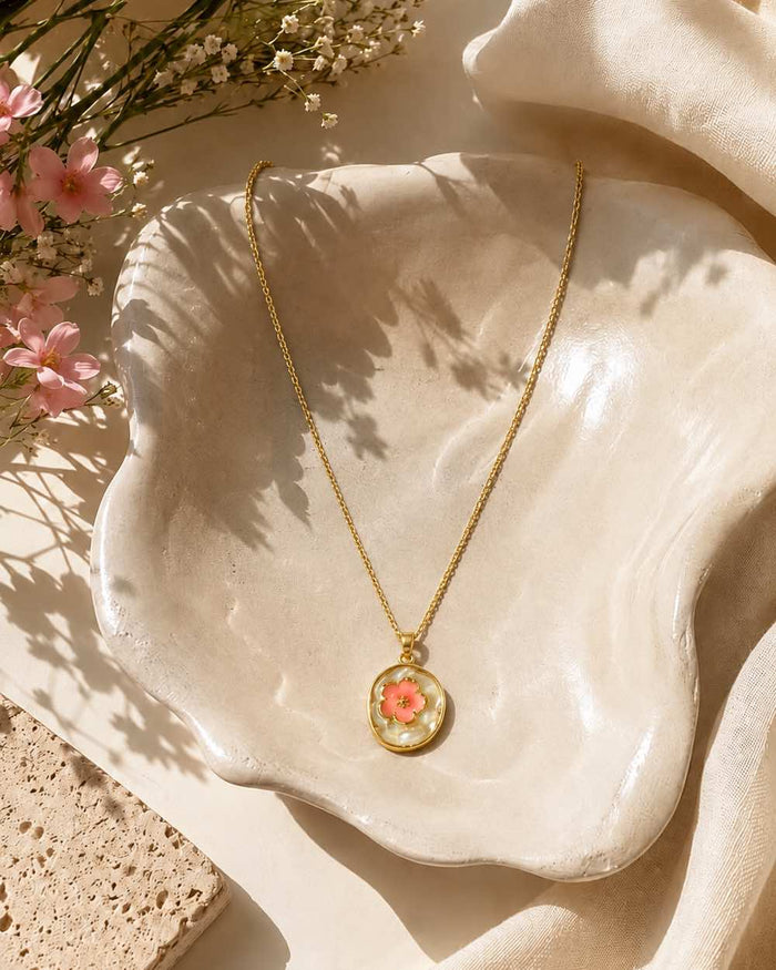 Fleur Nacre Locket