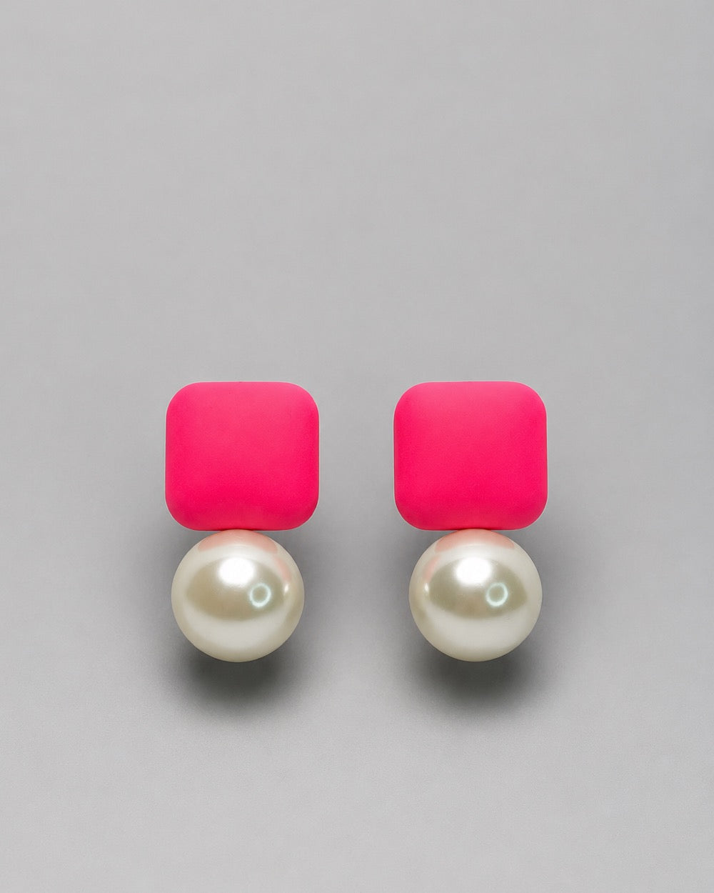 Perle Carré Stud
